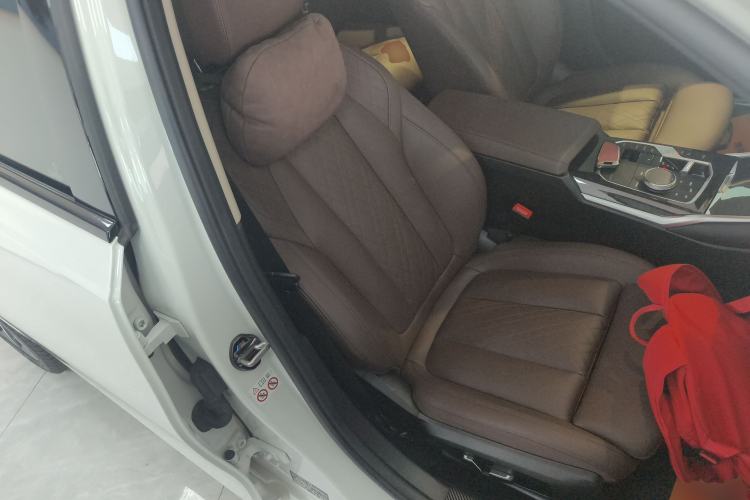 Used BMW 3 Series 2023 325Li M Sport Package Right Front Seat