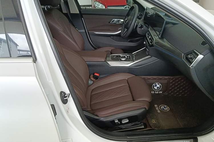 Used BMW 3 Series 2023 325Li M Sport Package Right Front Seat