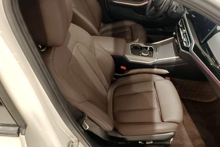 Used BMW 3 Series 2023 325i M Sport Night Edition Package Right Front Seat