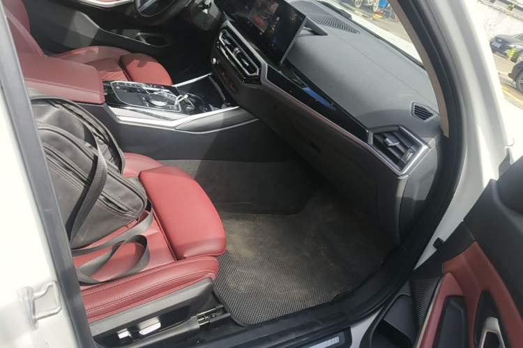 Used BMW 3 Series 2023 320Li M Sport Package Right Front Seat