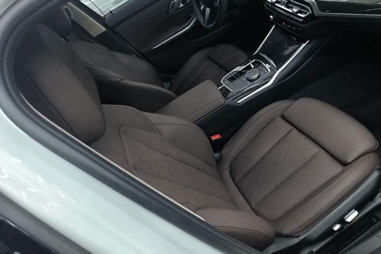 Used BMW 3 Series 2023 325Li M Sport Package Right Front Seat