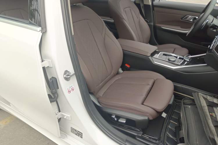 Used BMW 3 Series 2023 325Li M Sport Package Right Front Seat