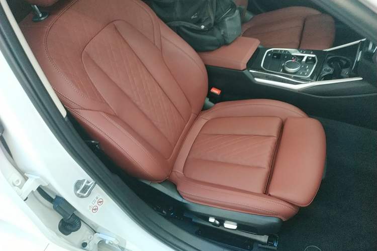 Used BMW 3 Series 2023 325Li M Sport Package Right Front Seat