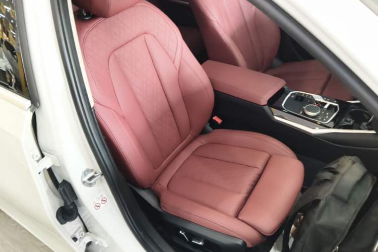 Used BMW 3 Series 2023 320Li M Sport Package Right Front Seat