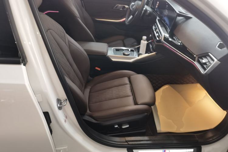 Used BMW 3 Series 2023 325Li M Sport Night Edition Package Right Front Seat