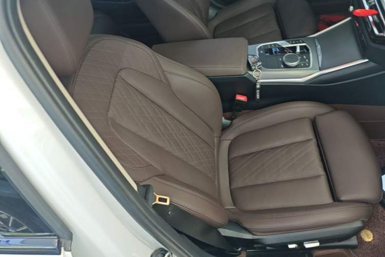 Used BMW 3 Series 2023 325Li M Sport Night Edition Package Right Front Seat