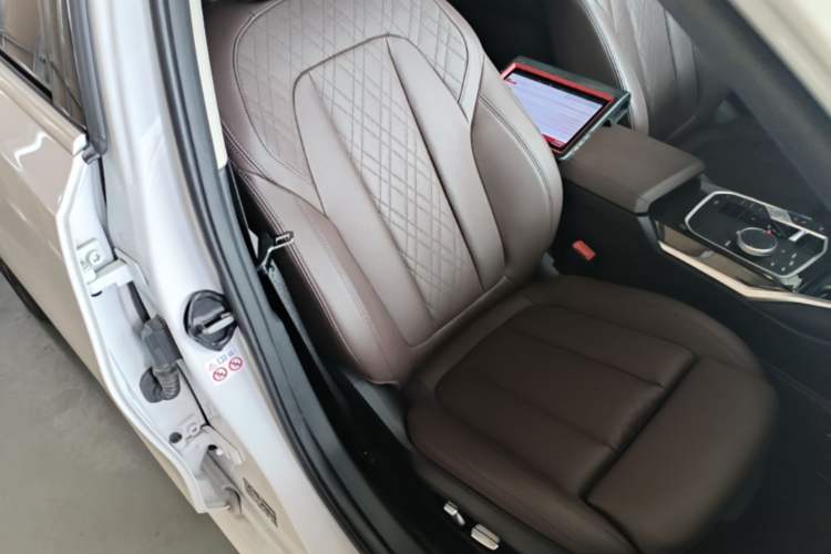 Used BMW 3 Series 2023 325Li M Sport Package Right Front Seat