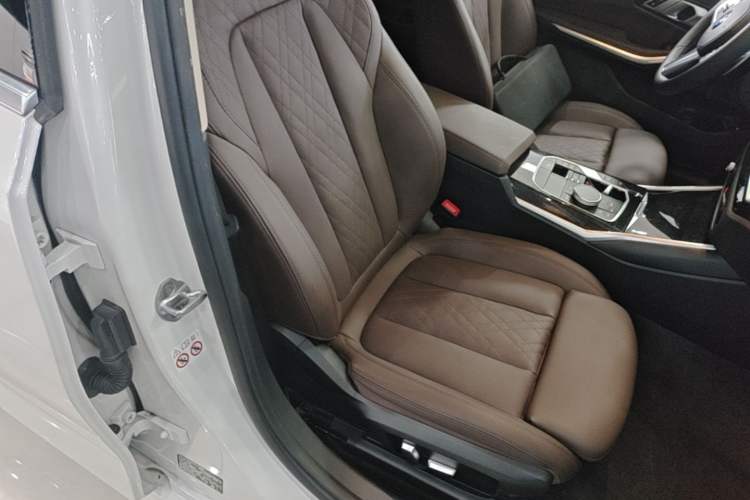 Used BMW 3 Series 2023 325Li M Sport Package Right Front Seat