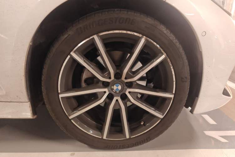 Used BMW 3 Series 2023 325Li M Sport Package Right Front Wheel Hub