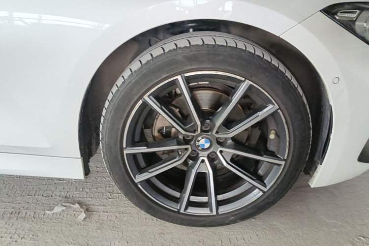 Used BMW 3 Series 2023 325Li M Sport Package Right Front Wheel Hub