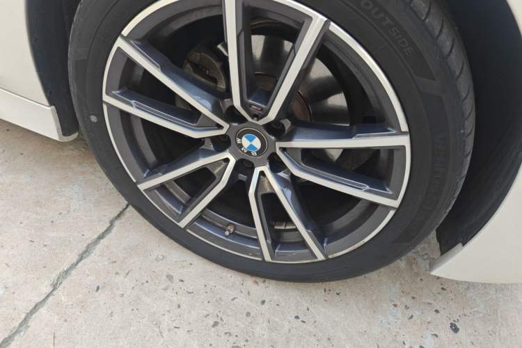 Used BMW 3 Series 2023 325Li M Sport Package Right Front Wheel Hub