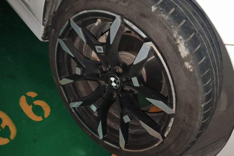 Used BMW 3 Series 2023 325Li M Sport Night Edition Package Right Front Wheel Hub