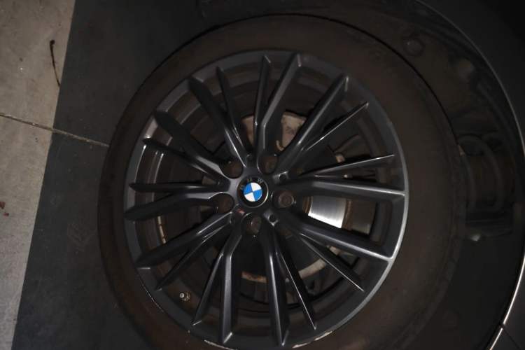 Used BMW 3 Series 2023 325Li M Sport Night Edition Package Right Front Wheel Hub