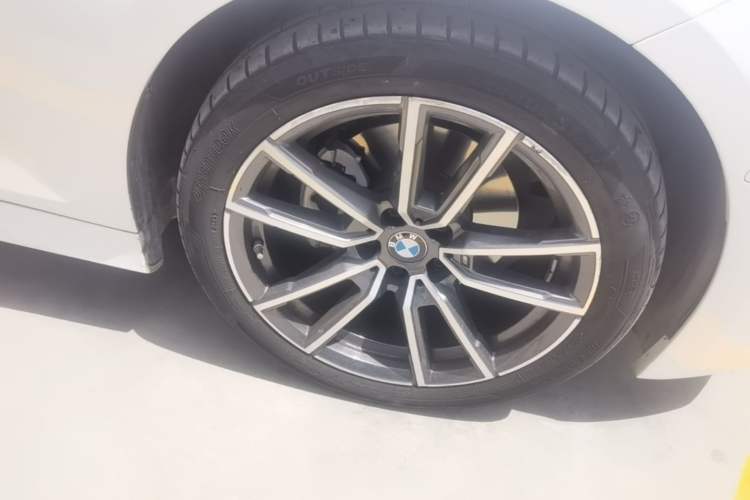 Used BMW 3 Series 2023 325Li M Sport Package Right Front Wheel Hub