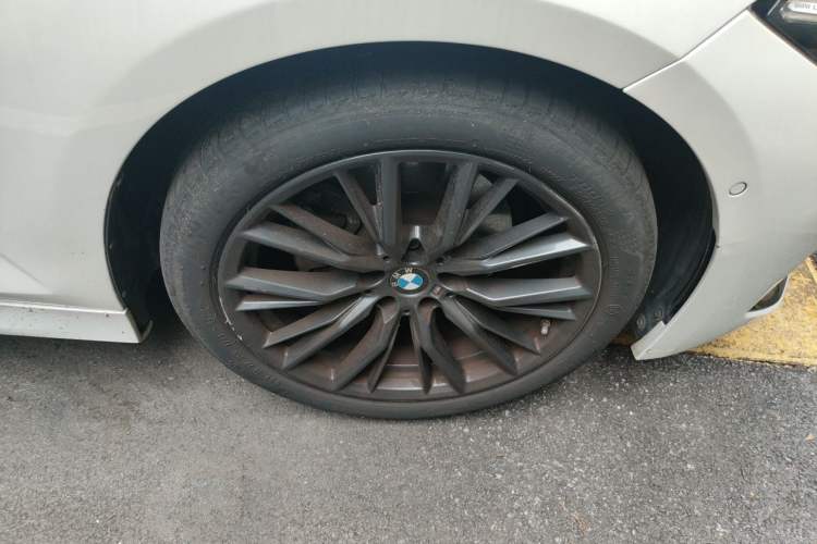 Used BMW 3 Series 2023 325i M Sport Night Edition Package Right Front Wheel Hub