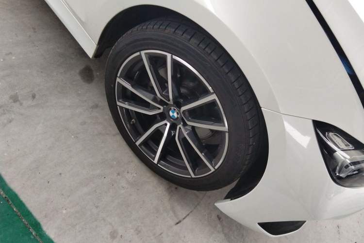 Used BMW 3 Series 2023 320Li M Sport Package Right Front Wheel Hub
