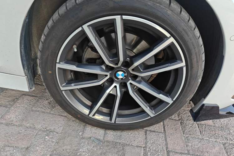 Used BMW 3 Series 2023 325Li M Sport Package Right Front Wheel Hub