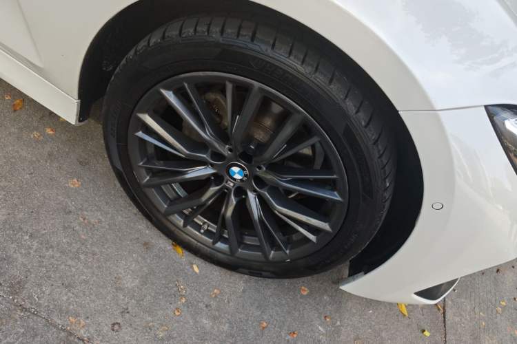 Used BMW 3 Series 2023 325Li M Sport Night Edition Package Right Front Wheel Hub