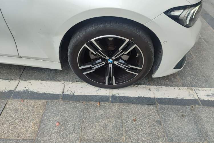 Used BMW 3 Series 2023 325i M Sport Night Edition Package Right Front Wheel Hub