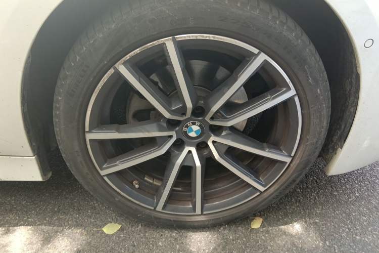 Used BMW 3 Series 2023 325Li M Sport Package Right Front Wheel Hub