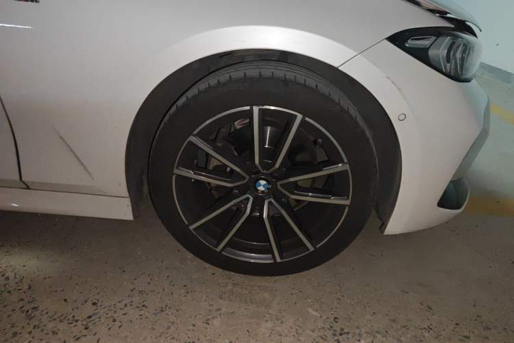 Used BMW 3 Series 2023 325Li M Sport Package Right Front Wheel Hub