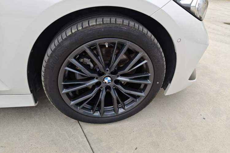 Used BMW 3 Series 2023 325Li M Sport Night Edition Package Right Front Wheel Hub