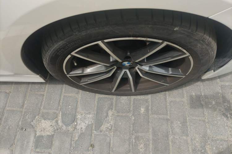 Used BMW 3 Series 2023 325Li M Sport Package Right Front Wheel Hub