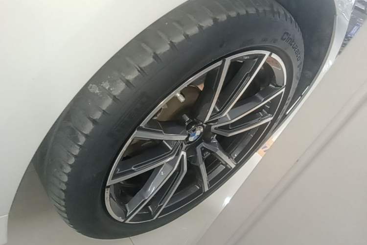Used BMW 3 Series 2023 320Li M Sport Package Right Front Wheel Hub