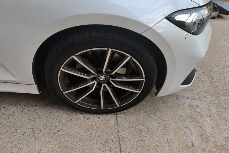 Used BMW 3 Series 2023 320Li M Sport Package Right Front Wheel Hub