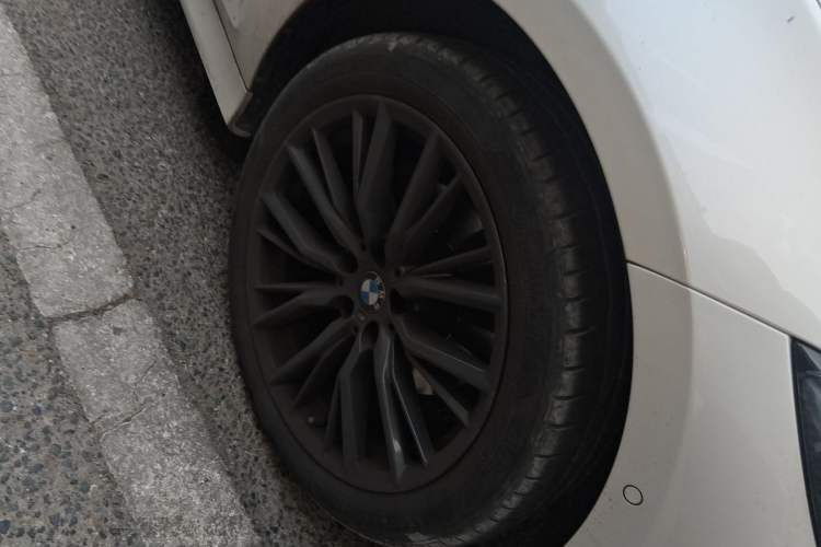 Used BMW 3 Series 2023 325Li M Sport Night Edition Package Right Front Wheel Hub