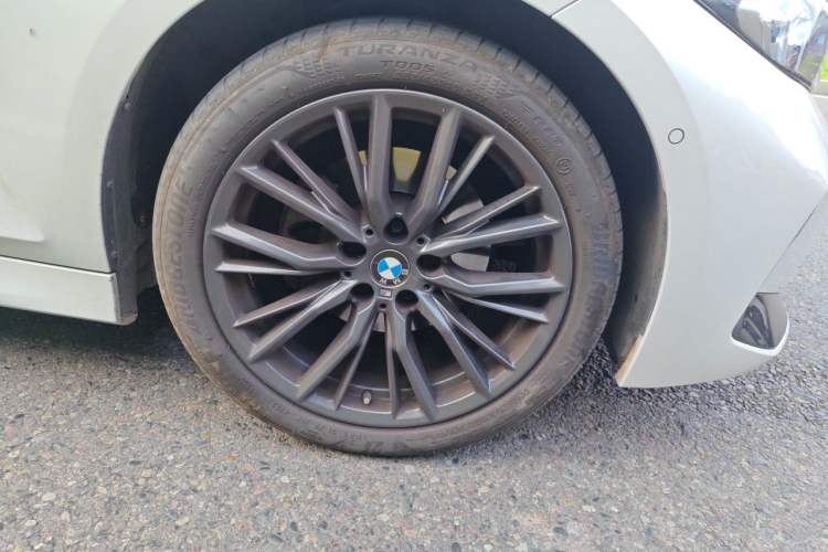 Used BMW 3 Series 2023 325Li M Sport Night Edition Package Right Front Wheel Hub