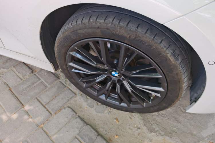 Used BMW 3 Series 2023 325Li M Sport Night Edition Package Right Front Wheel Hub