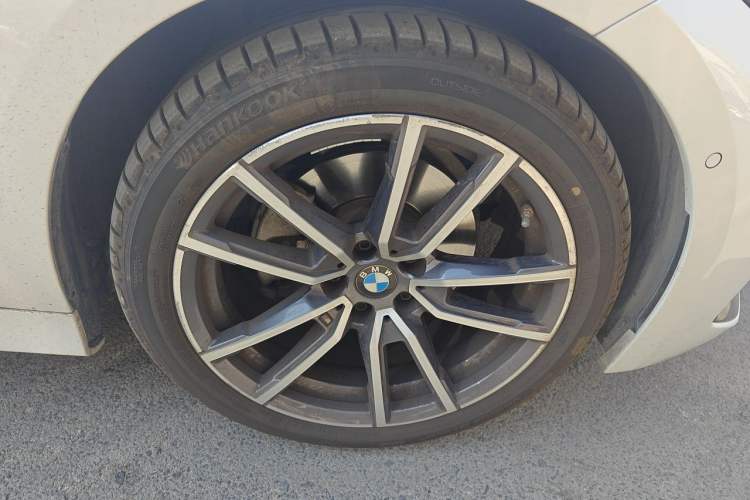 Used BMW 3 Series 2023 325Li M Sport Package Right Front Wheel Hub