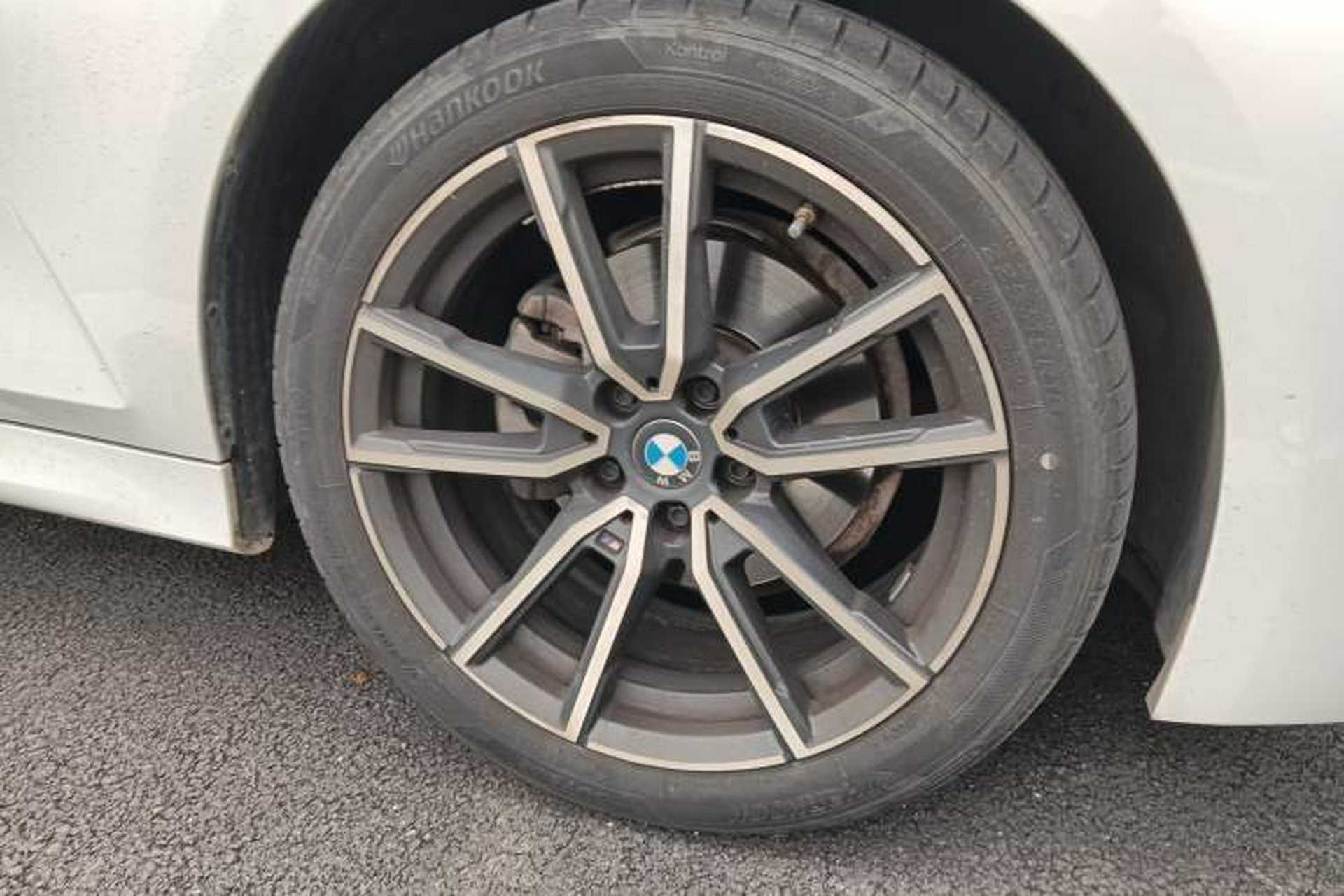 Used BMW 3 Series 2023 320Li M Sport Package Right Front Wheel Hub