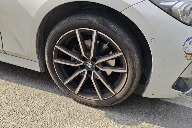 Used BMW 3 Series 2023 325Li M Sport Package Right Front Wheel Hub