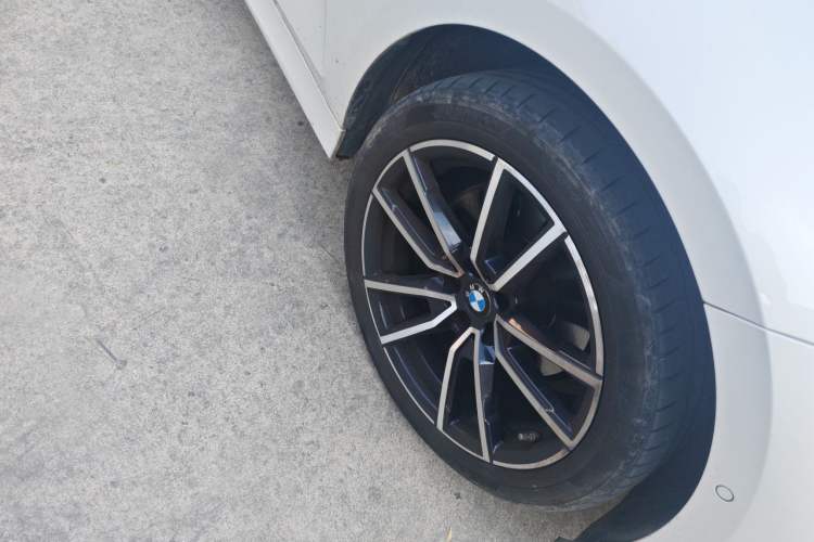 Used BMW 3 Series 2023 325Li M Sport Package Right Front Wheel Hub