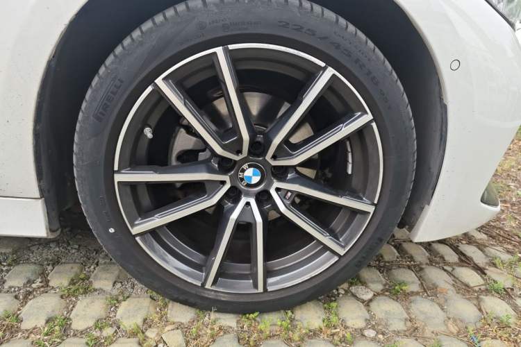 Used BMW 3 Series 2023 325Li M Sport Package Right Front Wheel Hub