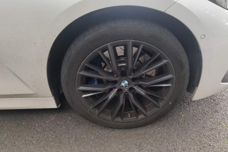 Used BMW 3 Series 2023 325i M Sport Night Edition Package Right Front Wheel Hub