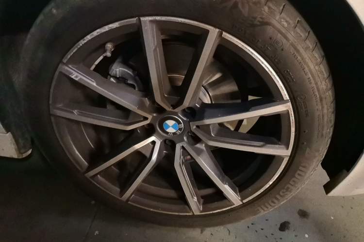 Used BMW 3 Series 2023 325Li M Sport Package Right Front Wheel Hub