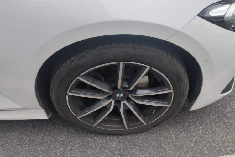 Used BMW 3 Series 2023 325Li M Sport Package Right Front Wheel Hub