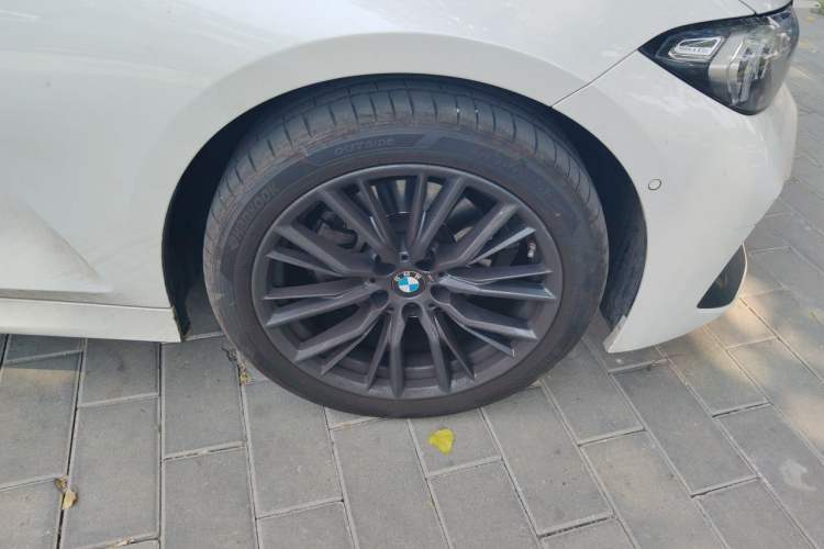 Used BMW 3 Series 2023 325Li M Sport Night Edition Package Right Front Wheel Hub