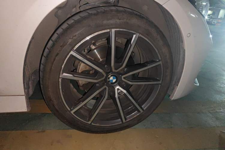 Used BMW 3 Series 2023 325Li M Sport Package Right Front Wheel Hub