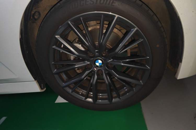 Used BMW 3 Series 2023 325Li M Sport Night Edition Package Right Front Wheel Hub