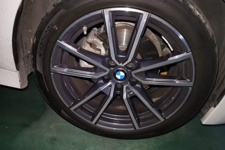 Used BMW 3 Series 2023 325Li M Sport Package Right Front Wheel Hub