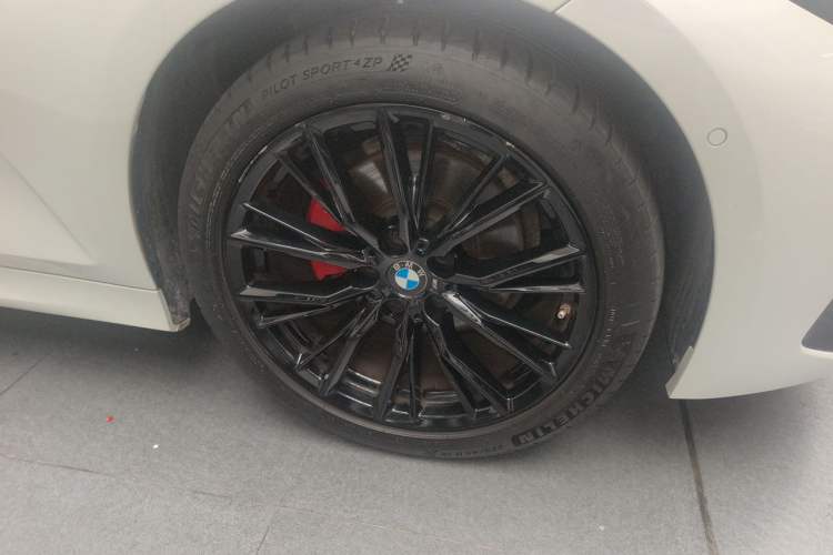 Used BMW 3 Series 2023 325Li M Sport Night Edition Package Right Front Wheel Hub