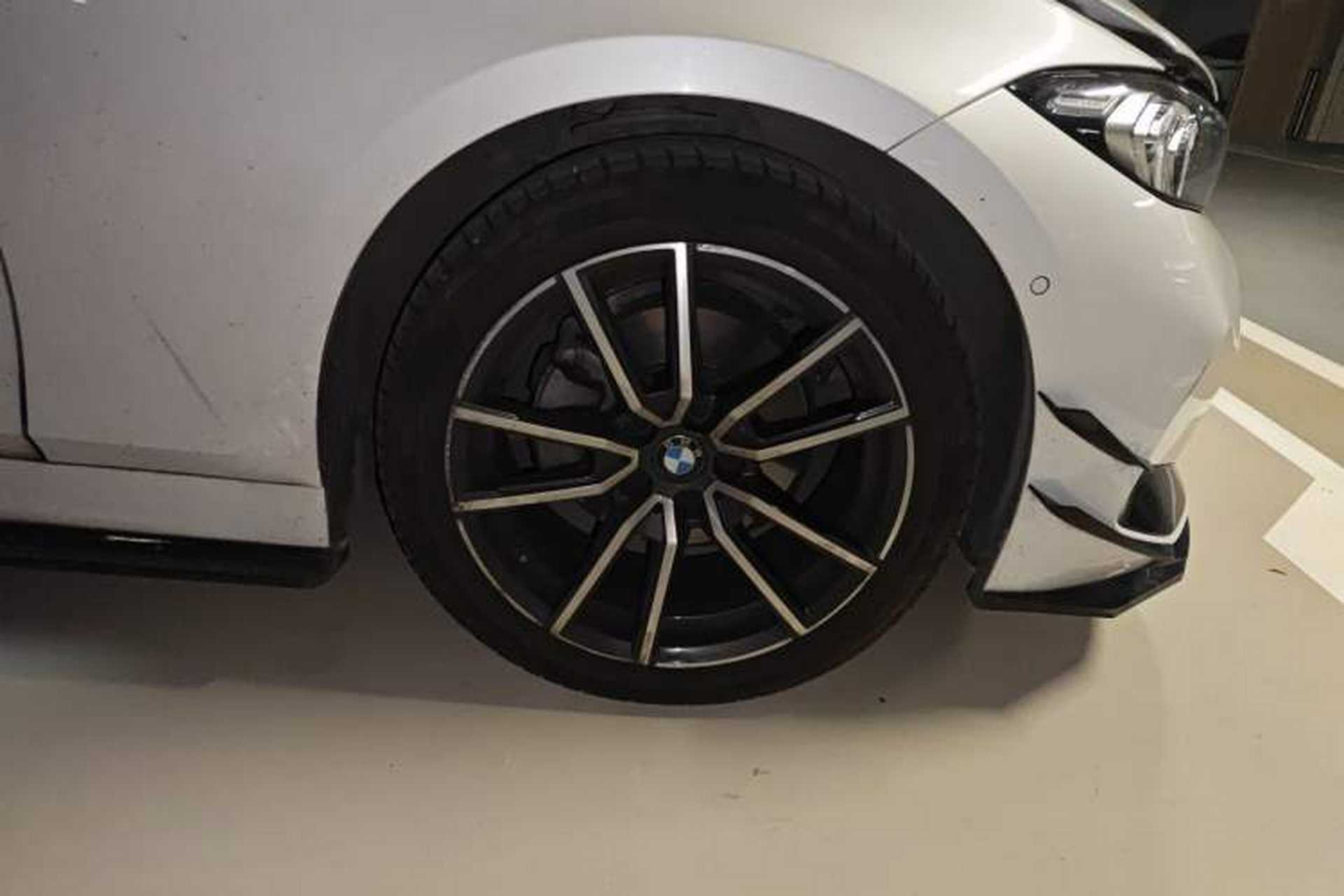 Used BMW 3 Series 2023 325Li M Sport Package Right Front Wheel Hub