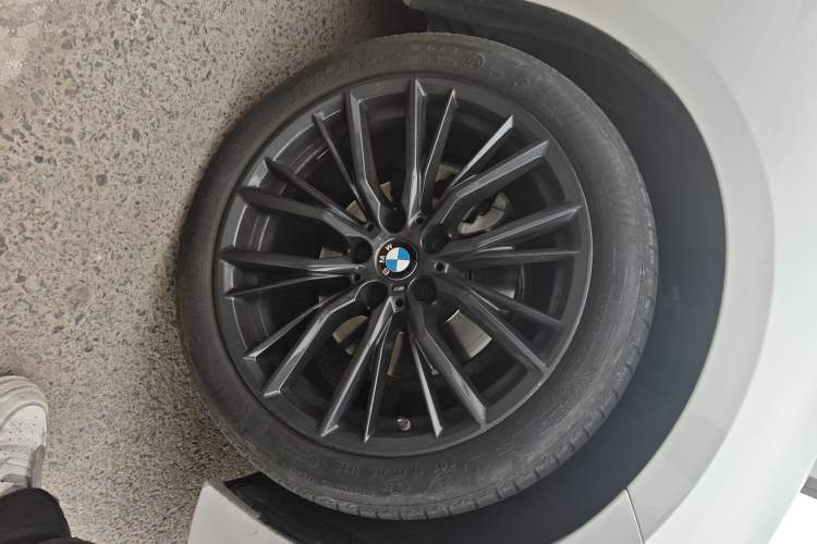 Used BMW 3 Series 2023 325i M Sport Night Edition Package Right Front Wheel Hub
