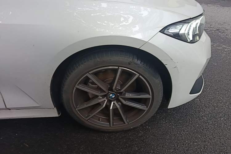 Used BMW 3 Series 2023 320Li M Sport Package Right Front Wheel Hub