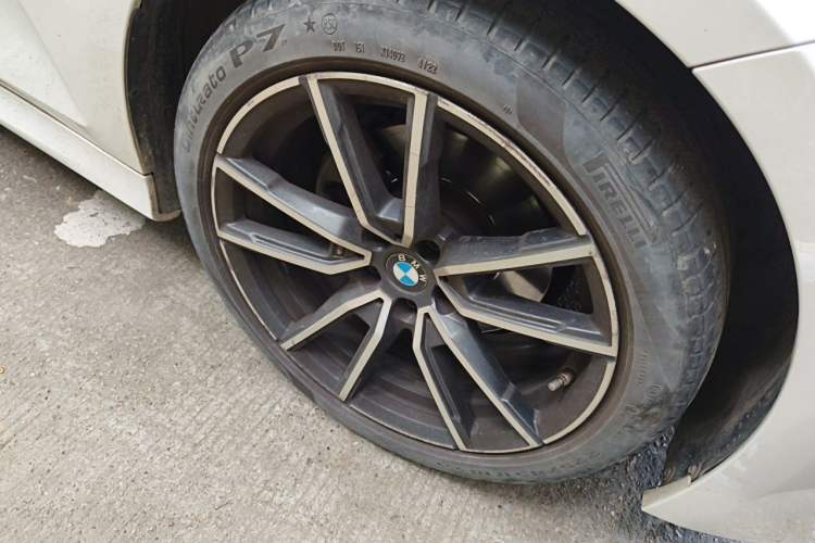 Used BMW 3 Series 2023 320Li M Sport Package Right Front Wheel Hub