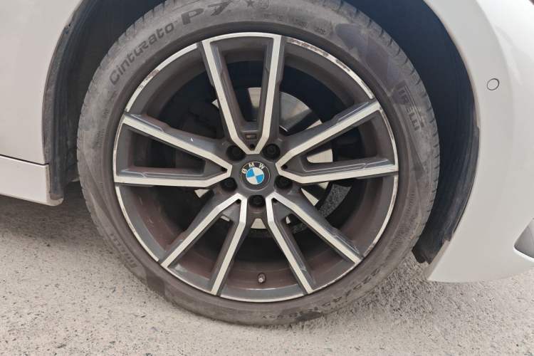 Used BMW 3 Series 2023 325Li M Sport Package Right Front Wheel Hub